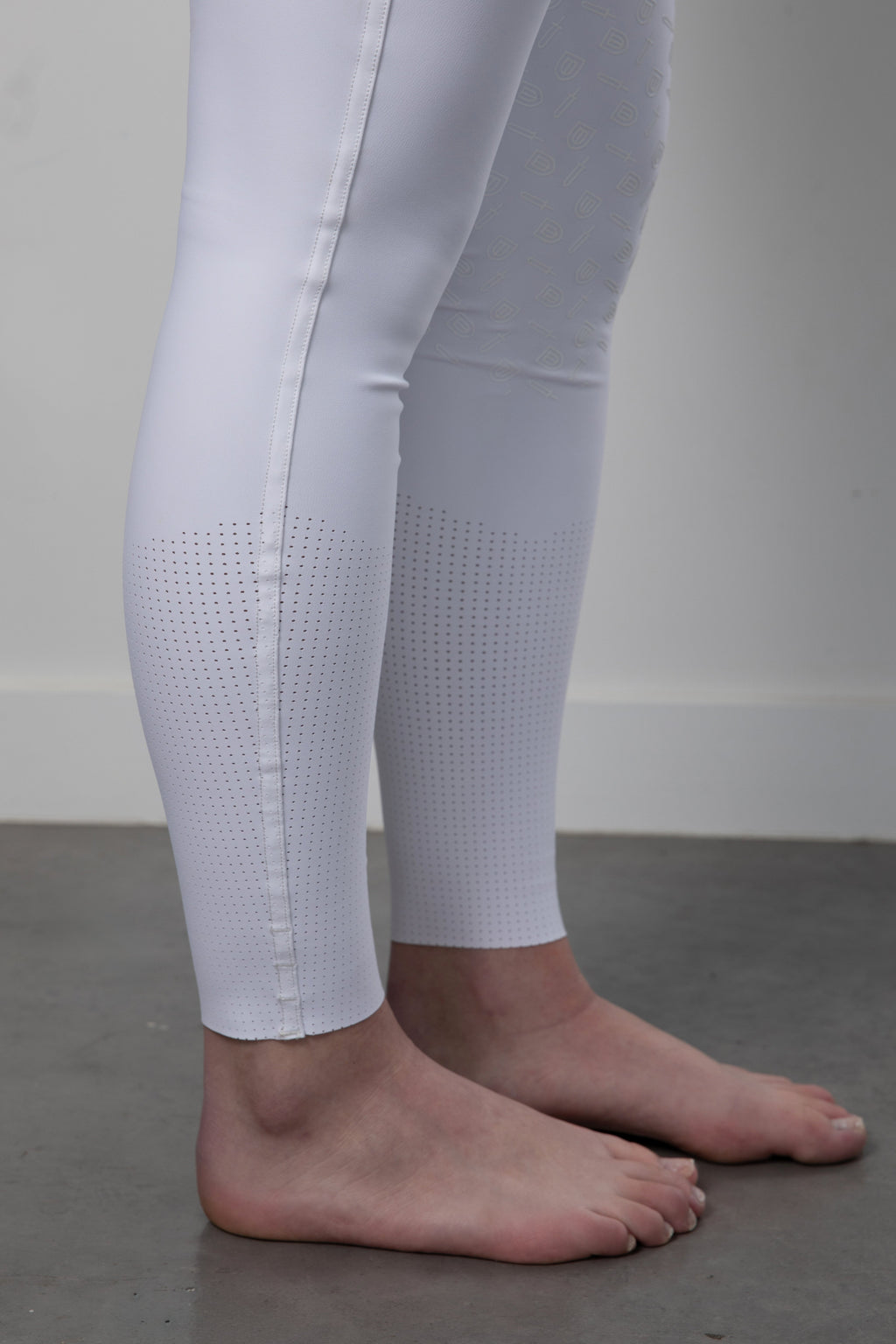 DW Revolution Competition Whites Navy