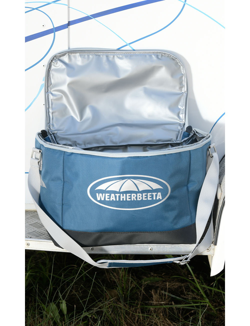 WeatherBeeta Conquest Cooler Bag